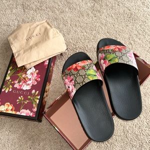 Gucci bloom slides